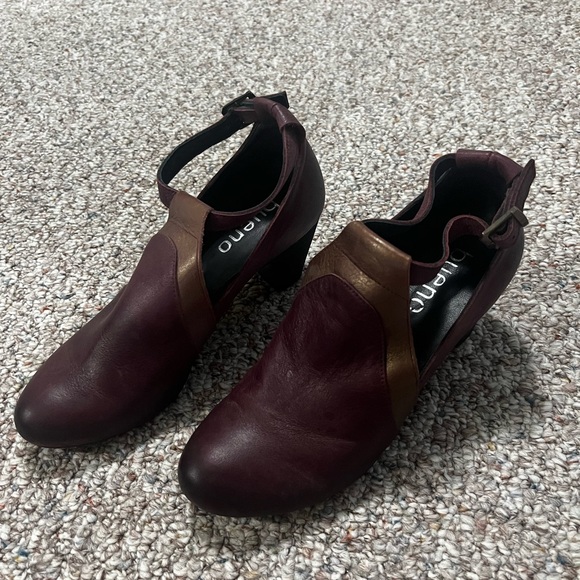 Bueno cut out heels - Picture 2 of 3